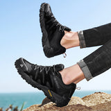 Tenis de trilha masculino em couro camurça